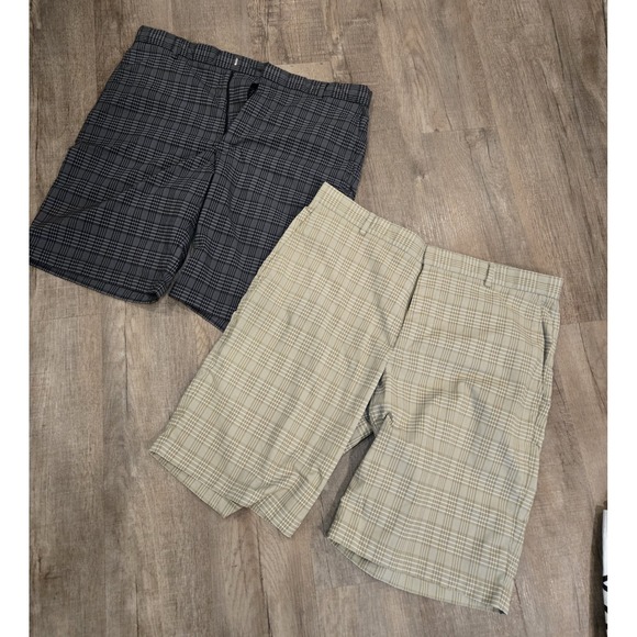 Walter Hagen Other - Men's Walter‎ Hagen Plaid Tan & White And Balck And White Golf Shorts Size 36